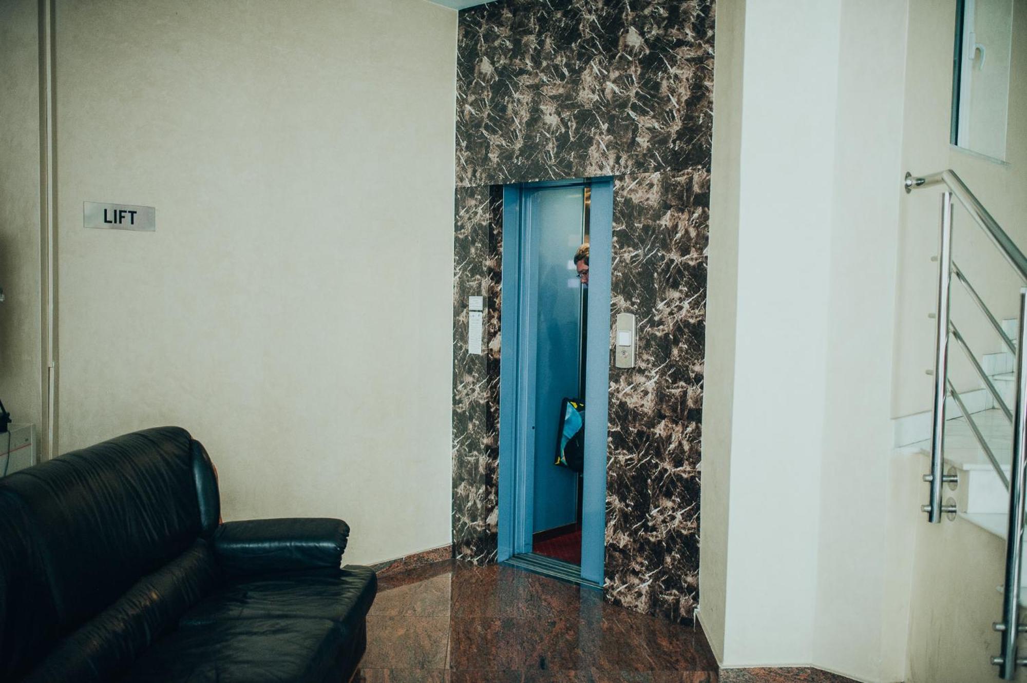Hotel Bavaria Craiova Exterior foto