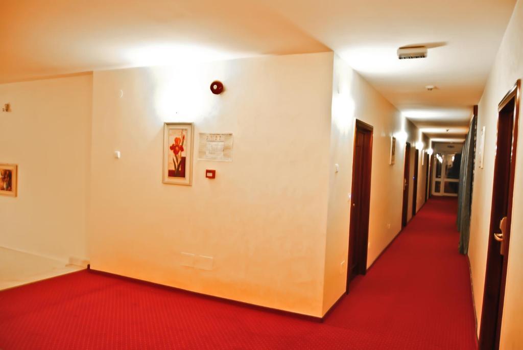Hotel Bavaria Craiova Exterior foto