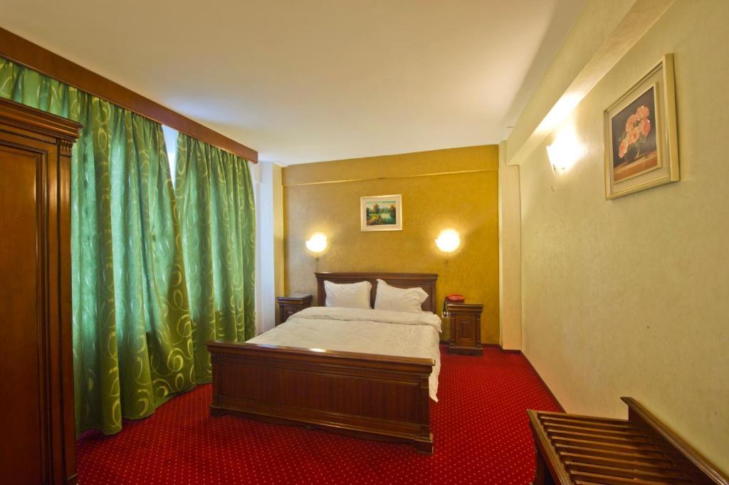 Hotel Bavaria Craiova Exterior foto